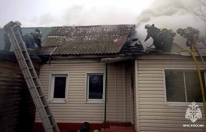 На пожаре в тульском селе Маслово спасены 12 человек
