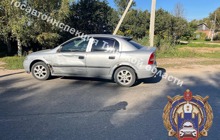 Женщина на мопеде врезалась в иномарку в Ясногорском районе