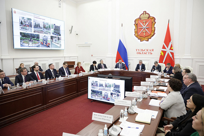 В Тульской области установлено 247 мемориальных досок и 97 парт героев СВО