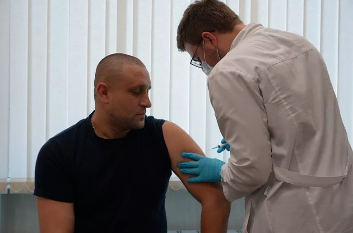В Тульской области работников предприятий вакцинируют от гриппа