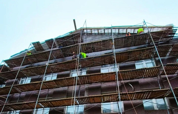 Тульские специалисты восстановили в Мариуполе 21 дом и школу