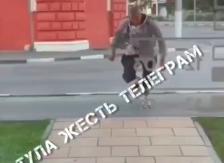 Туляк разбил стеклянную дверь в пабе