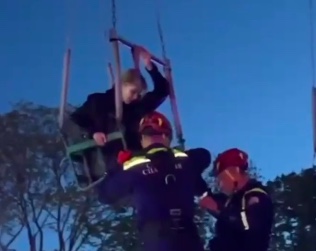 Тульские спасатели сняли 16 человек с неисправного аттракциона в Белоусовском парке