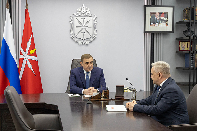 Алексей Дюмин встретился с главой администрации Кимовского района Цховребовым, который отправится в зону СВО