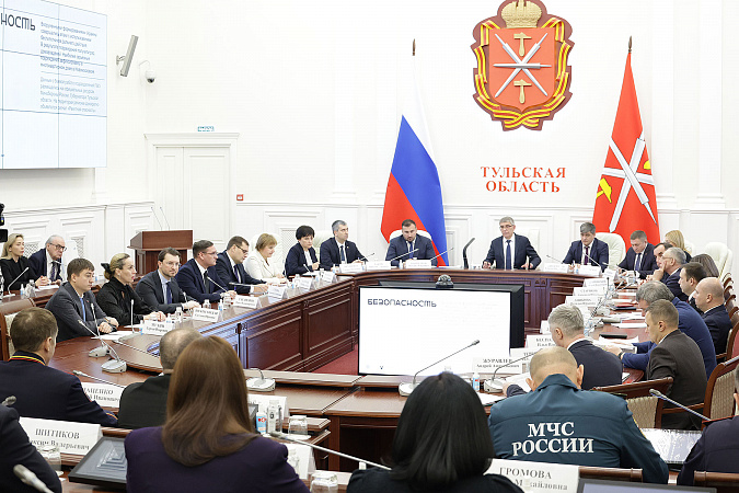 Главы министерств доложили Дмитрию Миляеву о работе служб в новогодние праздники