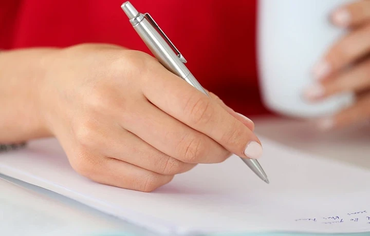 Кембриджский словарь английского языка назвал главное слово 2025 года