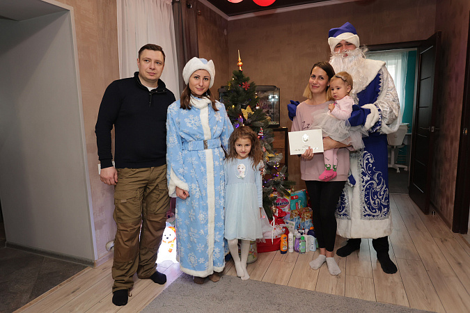 Губернатор Тульской области Алексей Дюмин принял участие в акции «Ёлка желаний»