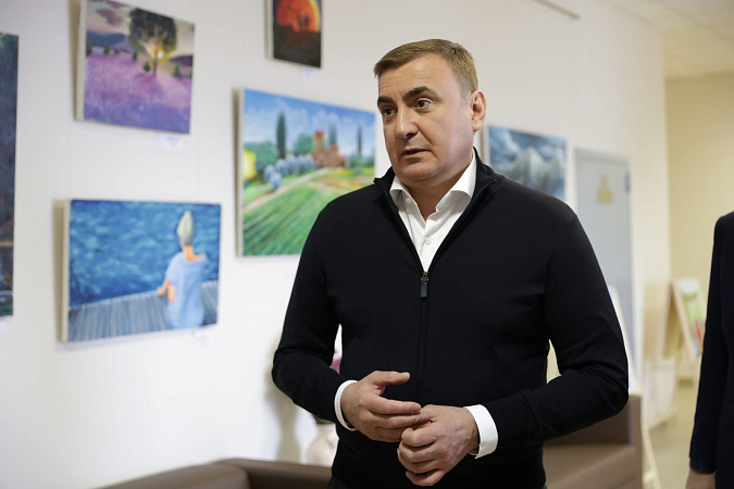 Губернатор Дюмин посетил новогоднее представление в новом ДК в тульском Дедилово