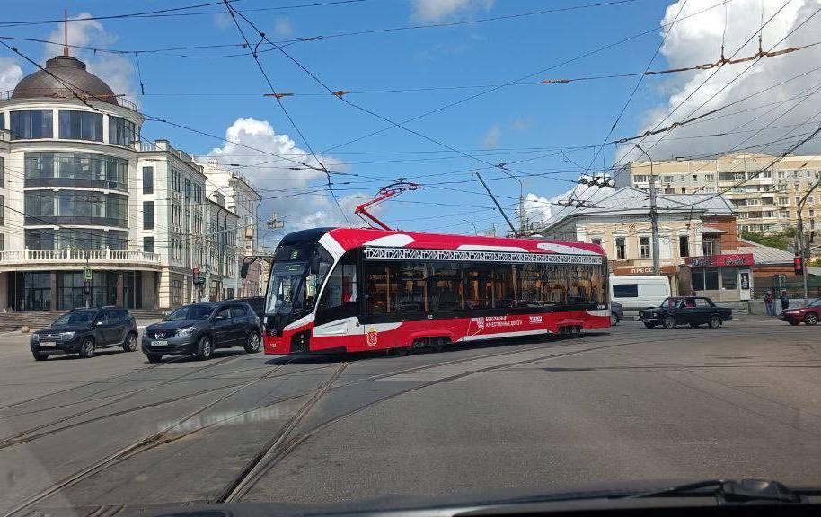 В Туле произошло первое ДТП с участием нового трамвая &quot;Львенок&quot;
