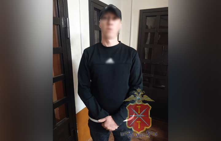 Сосед по квартире обокрал пьяного туляка во время застолья