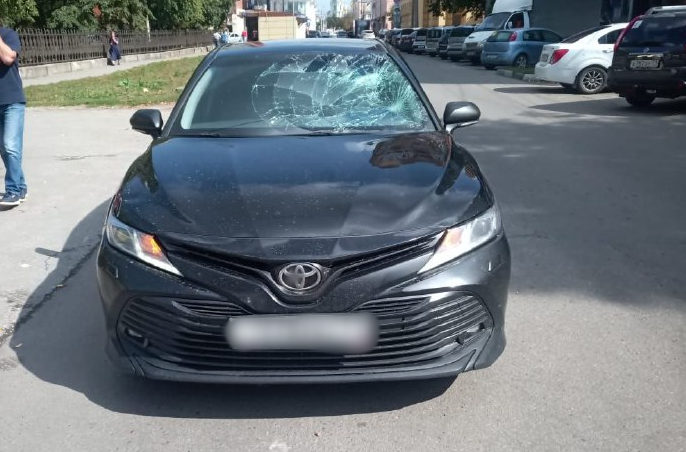 В Туле на улице Революции автомобиль Toyota Camry сбил подростка