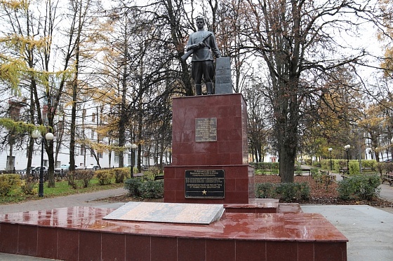 Мэр Тулы Ольга Слюсарева проинспектировала благоустройство монумента защитникам на Косой Горе