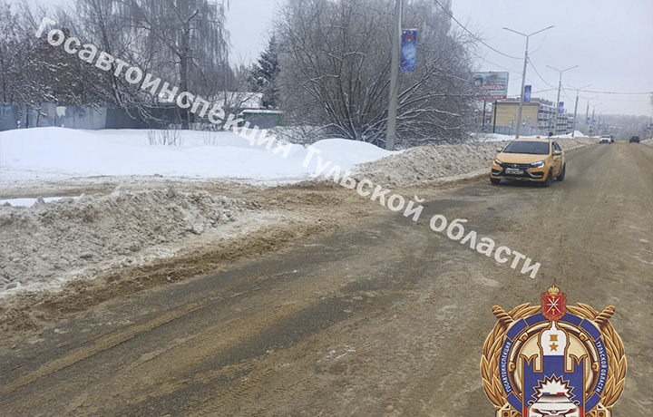 В Новомосковске автомобиль сбил пешехода