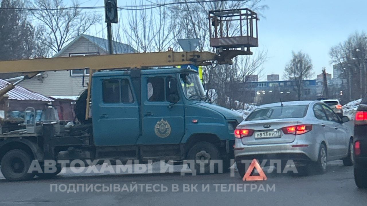 Из-за ДТП на улице Луначарского собралась пробка