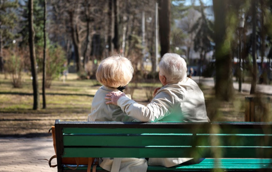 Ольга Слюсарева и Илья Беспалов поздравили туляков с Международным днем пожилых людей