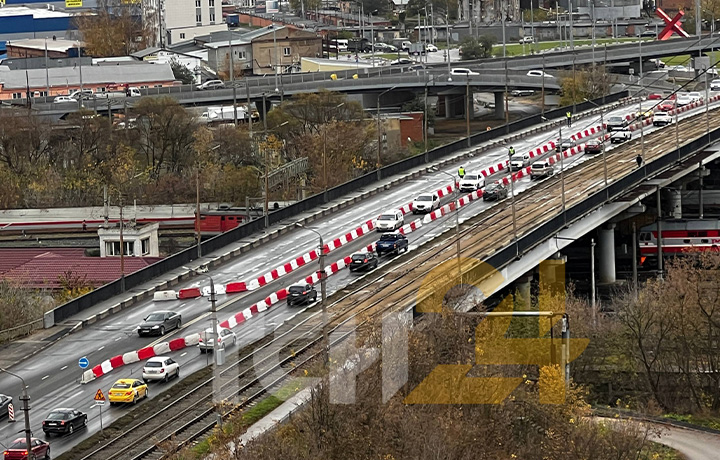 В Туле на Павшинском мосту закрыли две полосы в сторону Мясново