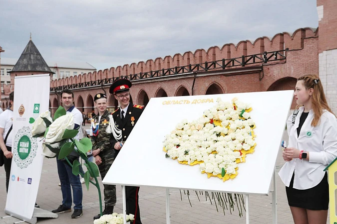 В Тульском кремле открылся праздник милосердия и благотворительности «Белый цветок»