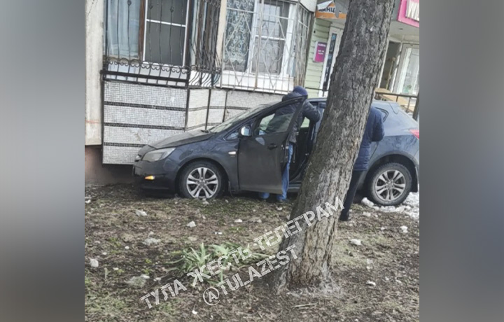 В Туле водитель скончался за рулём автомобиля