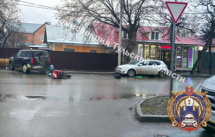 Водитель электрсамоката пострадал в ДТП на Болдина в Туле
