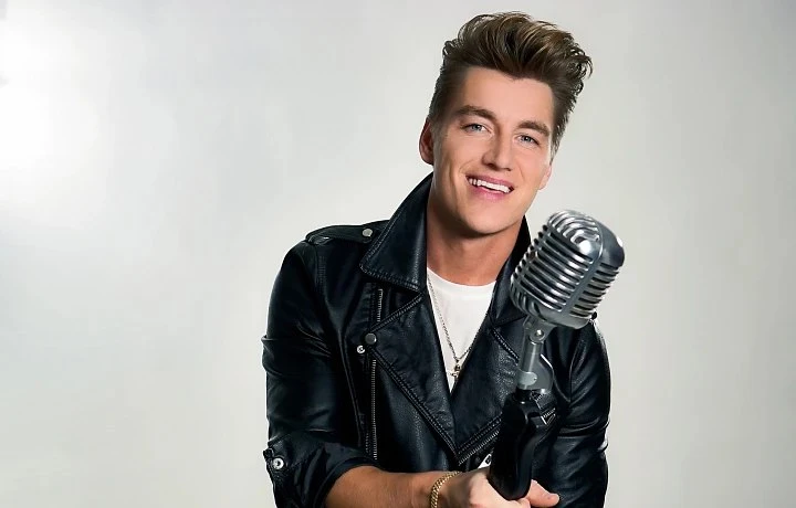 Туляк Алексей Воробьев извинился перед девушками, которых ранее назвал неполноценными личностями из-за макияжа