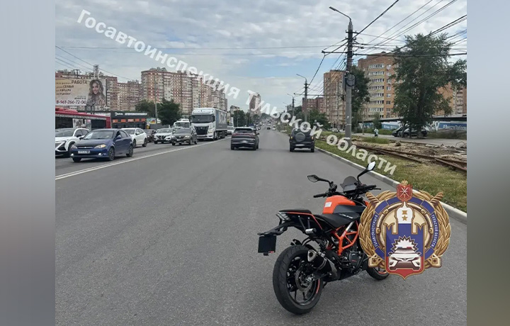 ВАЗ и мотоцикл столкнулись на проспекте Ленина в Туле