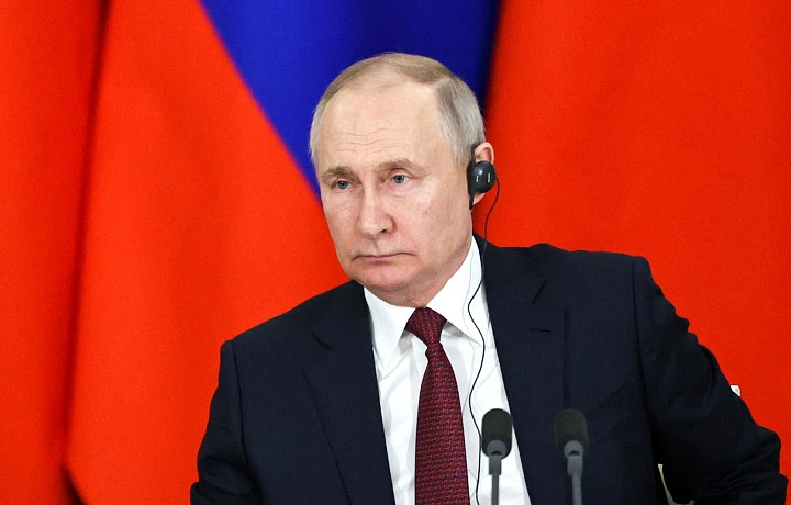 Владимир Путин назвал сложной ситуацию с рождаемостью в России