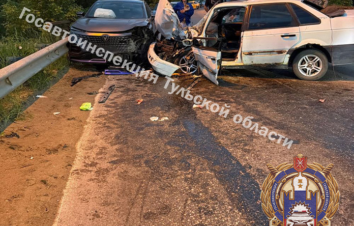 Три человека пострадали в дорожной аварии в Алексине