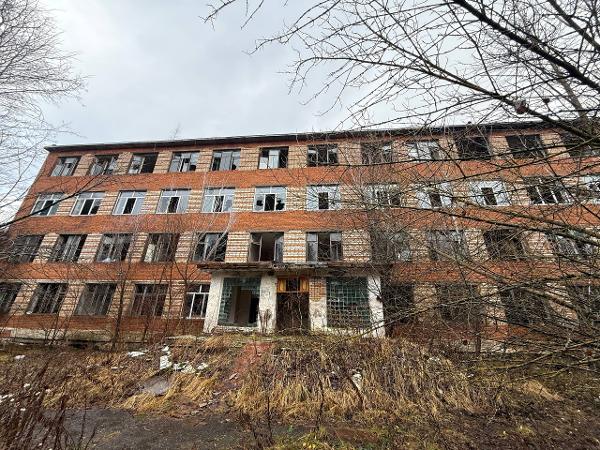 В Ясногорске продают заброшенный корпус бывшего аграрного колледжа: он был филиалом РУДН