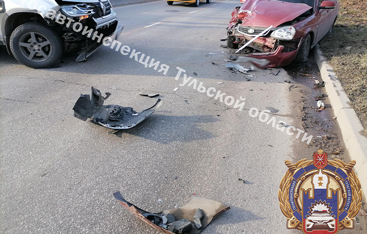 13-летняя девочка пострадала в столкновении машин на улице Рязанской в Туле