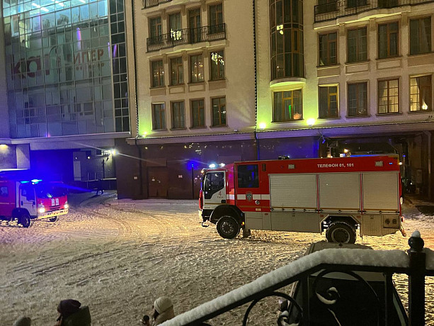 В тульском МЧС назвали причину приезда пожарных в ТЦ «Гостиный двор»