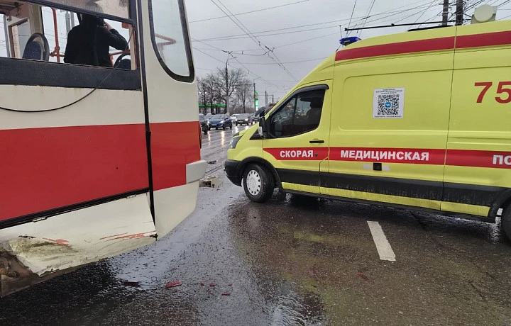 Трамваям разрешат ехать по Пролетарскому мосту в Туле со скоростью не больше 10 км/ч: движение авто ранее ограничили до 40 км/ч