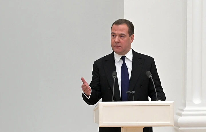 Дмитрий Медведев заявил, что у России «не дрогнет рука» применить ядерное оружие