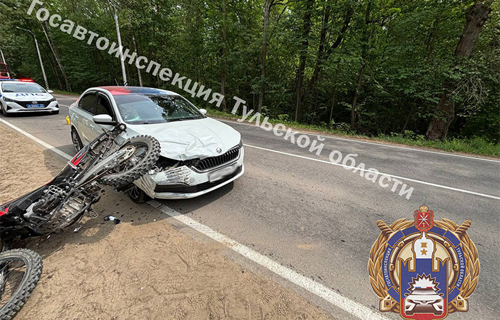 Водитель и пассажир мотоцикла пострадали в ДТП в Алексине