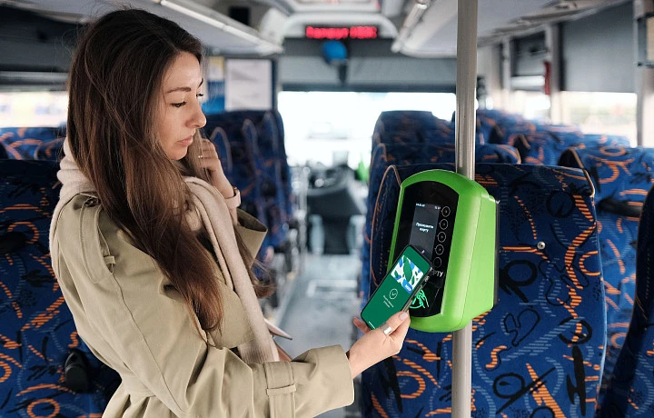 Скидка при оплате поездок картой «Мир», загруженной в телефон, действует в Тульской области до конца декабря