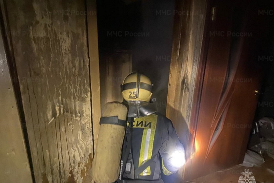 Шесть человек эвакуировали с пожара в жилой многоэтажке в Новомосковске