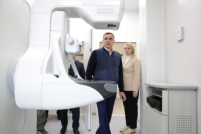 Губернатор Алексей Дюмин проверил ход работ в строящемся онкоцентре на Калужском шоссе Тулы