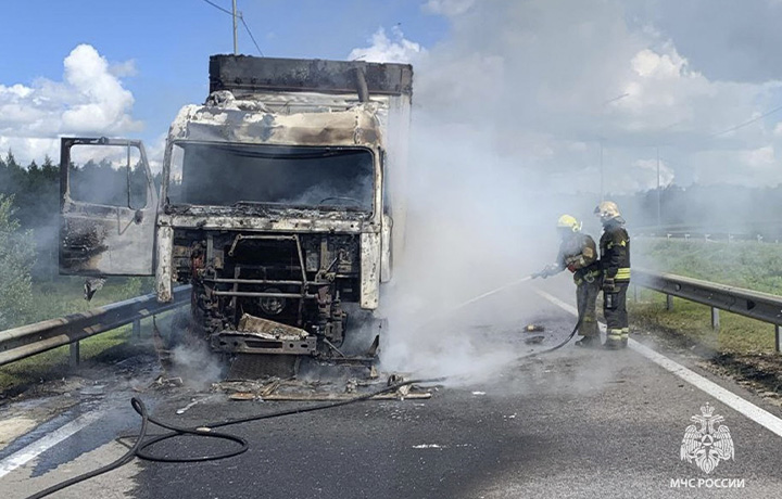Большегруз сгорел на трассе М-4 «Дон» в Киреевском районе