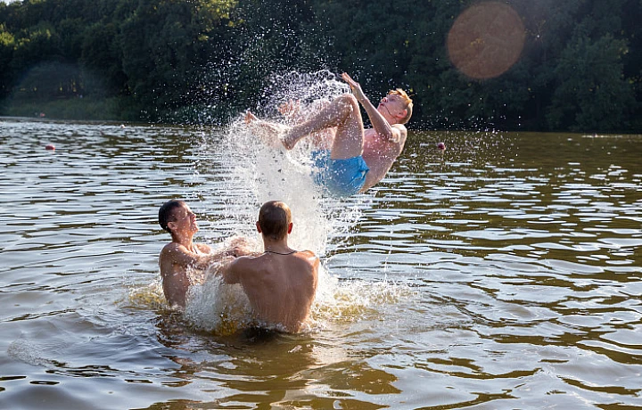 Роспотребнадзор одобрил качество воды и песка на 21 пляже в Тульской области