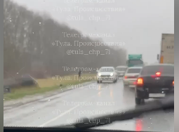 На трассе М2 «Крым» иномарки столкнулись лоб в лоб, есть пострадавшие