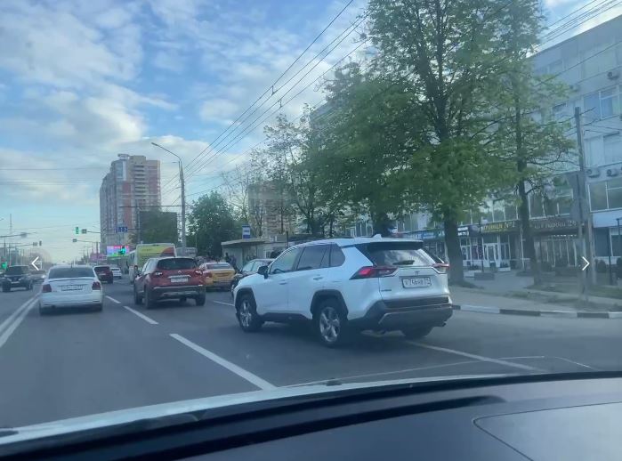 В Туле на проспекте Ленина образовалась пробка из-за ДТП