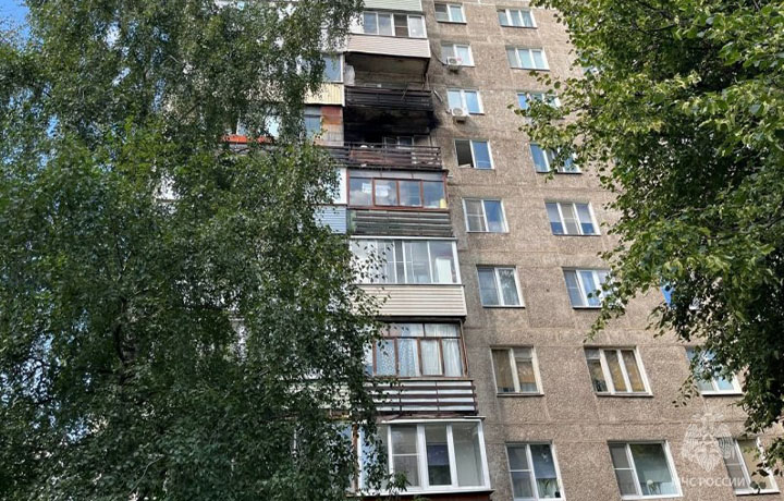 Спасатели потушили пожар в квартире на улице Максима Горького в Туле, эвакуировано 15 человек