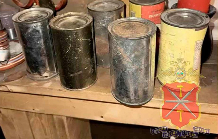 В Донском у рецидивиста изъяли запас наркотиков и пороха