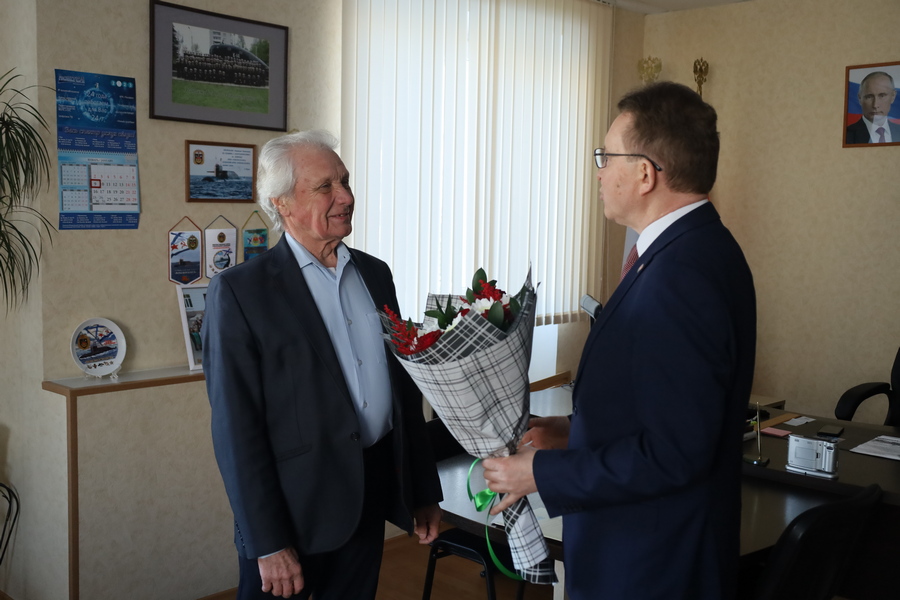 Почетный гражданин Новомосковска Михаил Волков отметил свой 80-летний юбилей