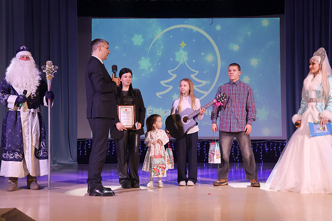 Губернатор Миляев исполнил новогоднее желание 11-летней Лены из Киреевского района