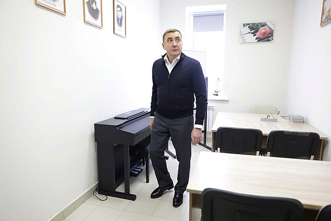 Губернатор Дюмин посетил новогоднее представление в новом ДК в тульском Дедилово