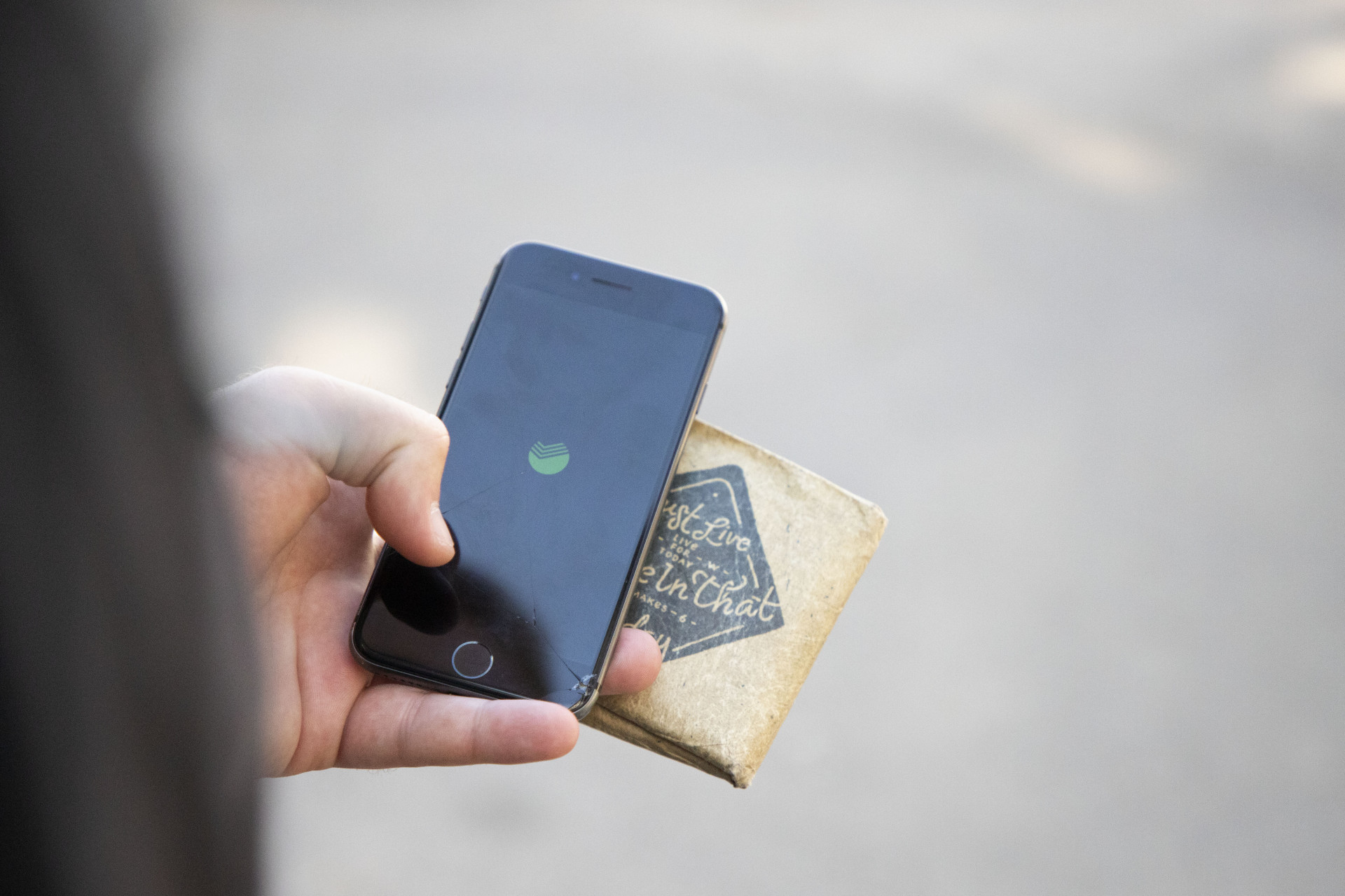 Россиянам рассказали, какие комментарии при переводе денег могут привести к блокировке счета