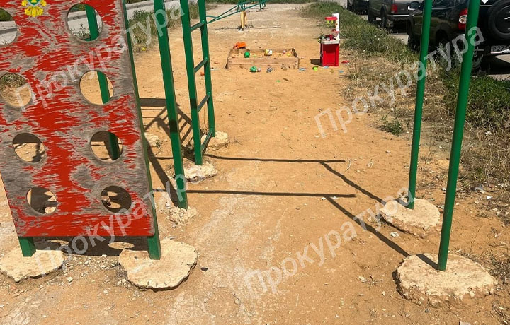 Прокуратура проверила состояние детских площадок в Киреевском районе