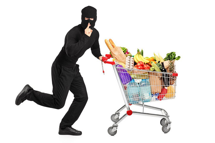 В Новомосковске женщина украла из супермаркета продукты