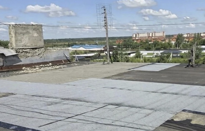 В Кимовске прокуратура заставила УК отремонтировать протекающую крышу