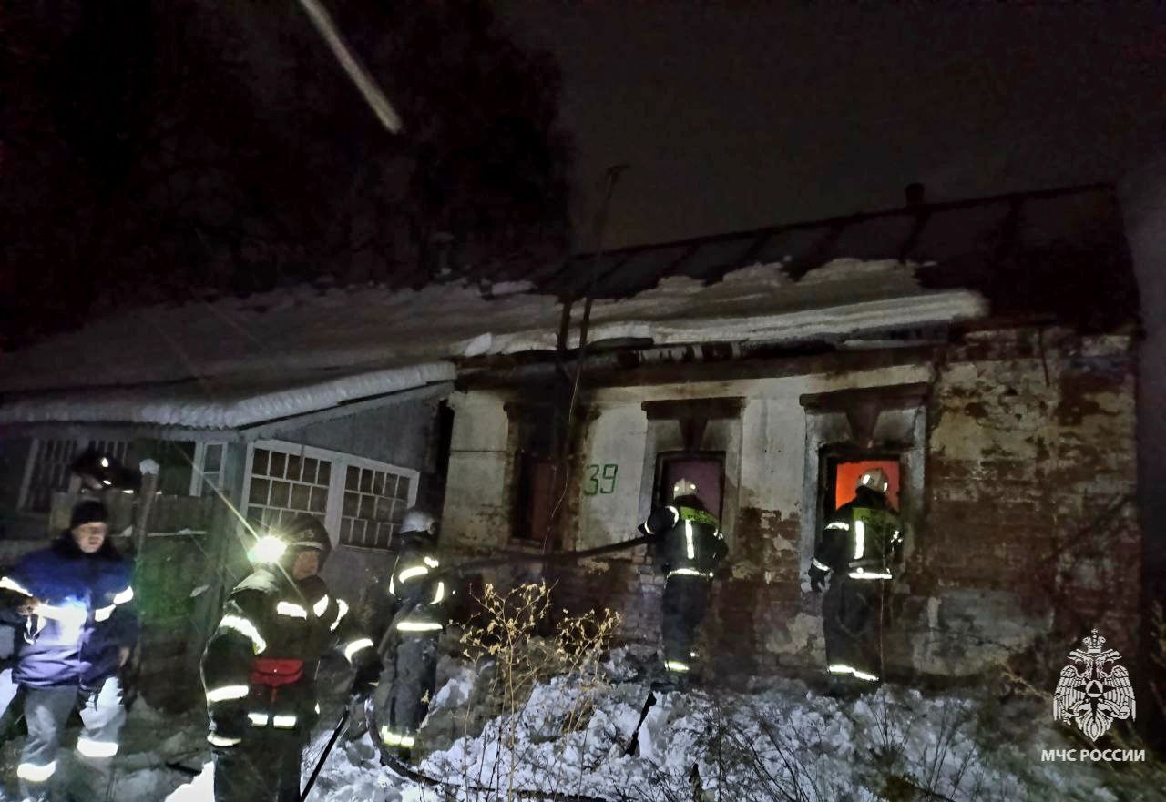 Мужчина и женщина погибли при пожаре в Суворовском районе